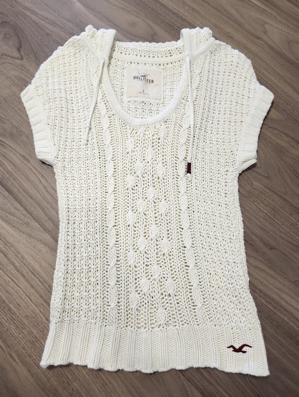 Hollister Cream Cable-Knit Short-Sleeve Sweater Top